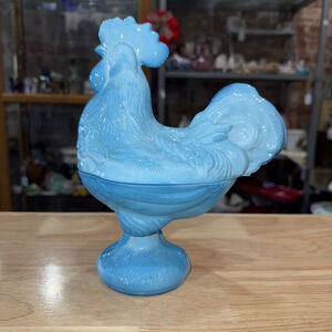 Beautiful VTG Rooster on Nest Light Blue Slag milk Glass unmarked 8 3/4" tall